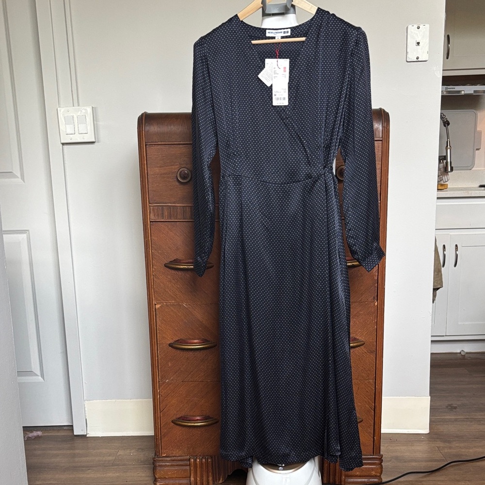 NWT Uniqlo 100% Silk Wrap Midi Dress Navy Polka Dot Long Sleeve Size M Pockets